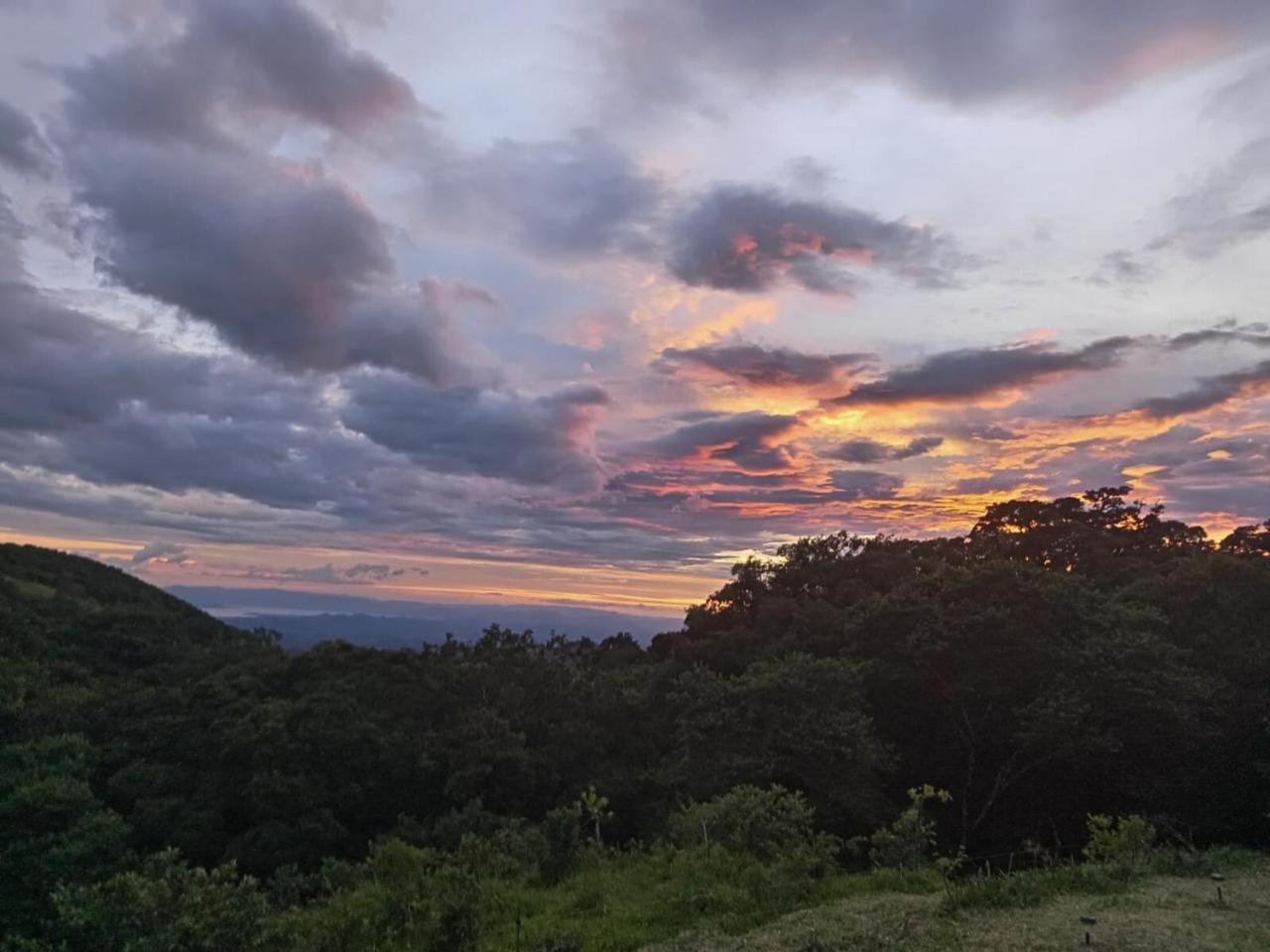 Вілла Casa Urraca, Magnifica Vista Al Oceano Pacifico Monteverde Екстер'єр фото